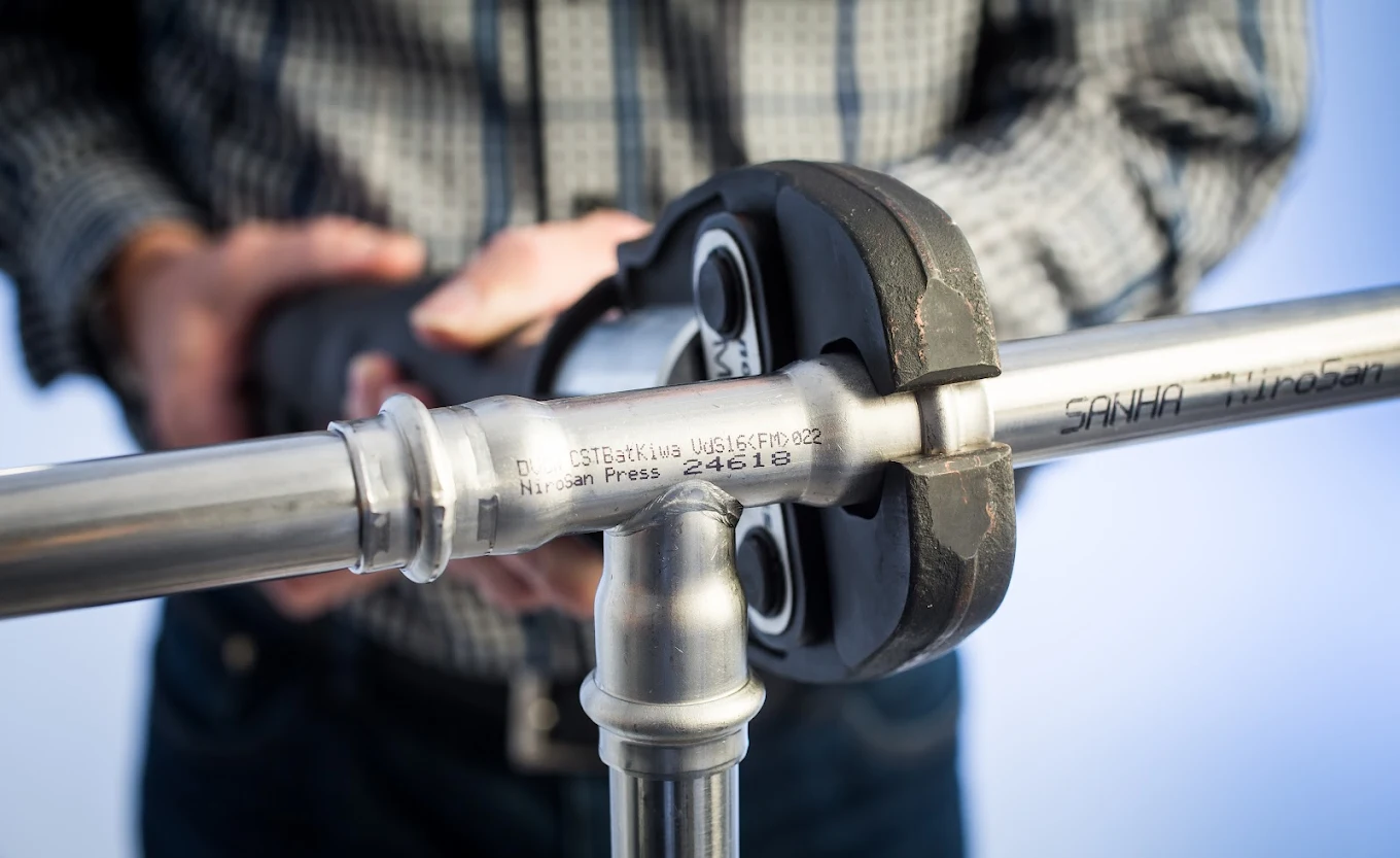 Caso studio di efficienza energetica industriale presso lo stabilimento SANHA con riduzione del 5,2% dei consumi elettrici grazie a EP-X